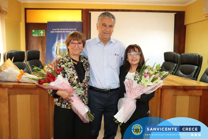 ALCALDE JAIME GONZÁLEZ RECIBE A FUNCIONARIAS DE SALUD MUNICIPAL ACOGIDAS A LA LEY DE RETIRO