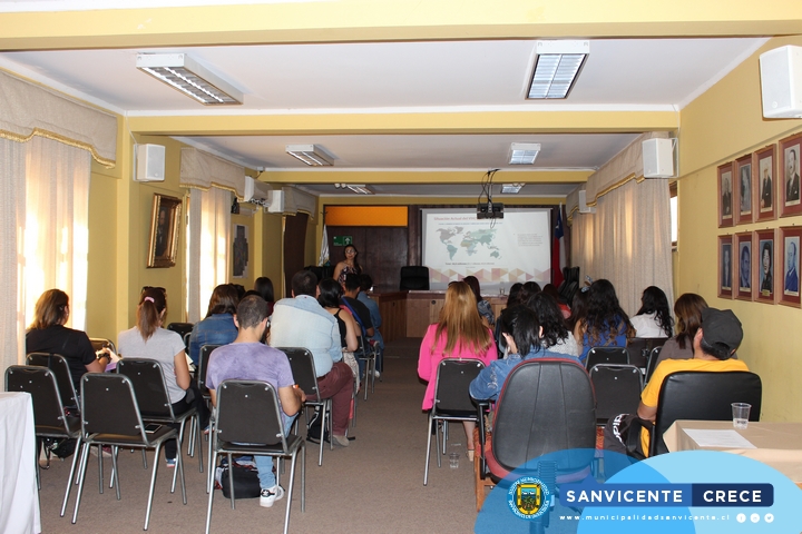 PRIMERA JORNADA DEL CURSO DE MONITORES EN PREVENCIÓN DEL VIH E ITS