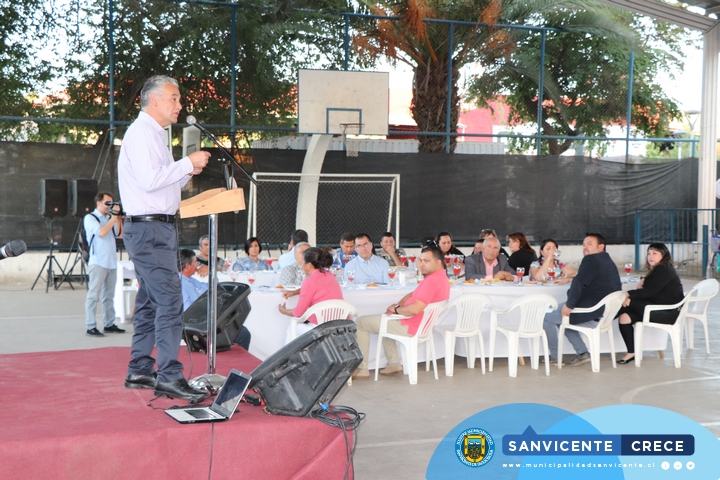 CEREMONIA DE ENTREGA DE SERVICIOS HIGIÉNICOS PARA FERIA DE LAS PULGAS SAN VICENTE