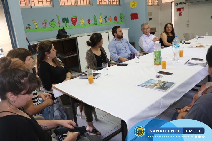 ALCALDE JAIME GONZÁLEZ SE REÚNE CON VECINOS DE CUCHIPUY POR TEMAS CULTURALES Y TURÍSTICOS