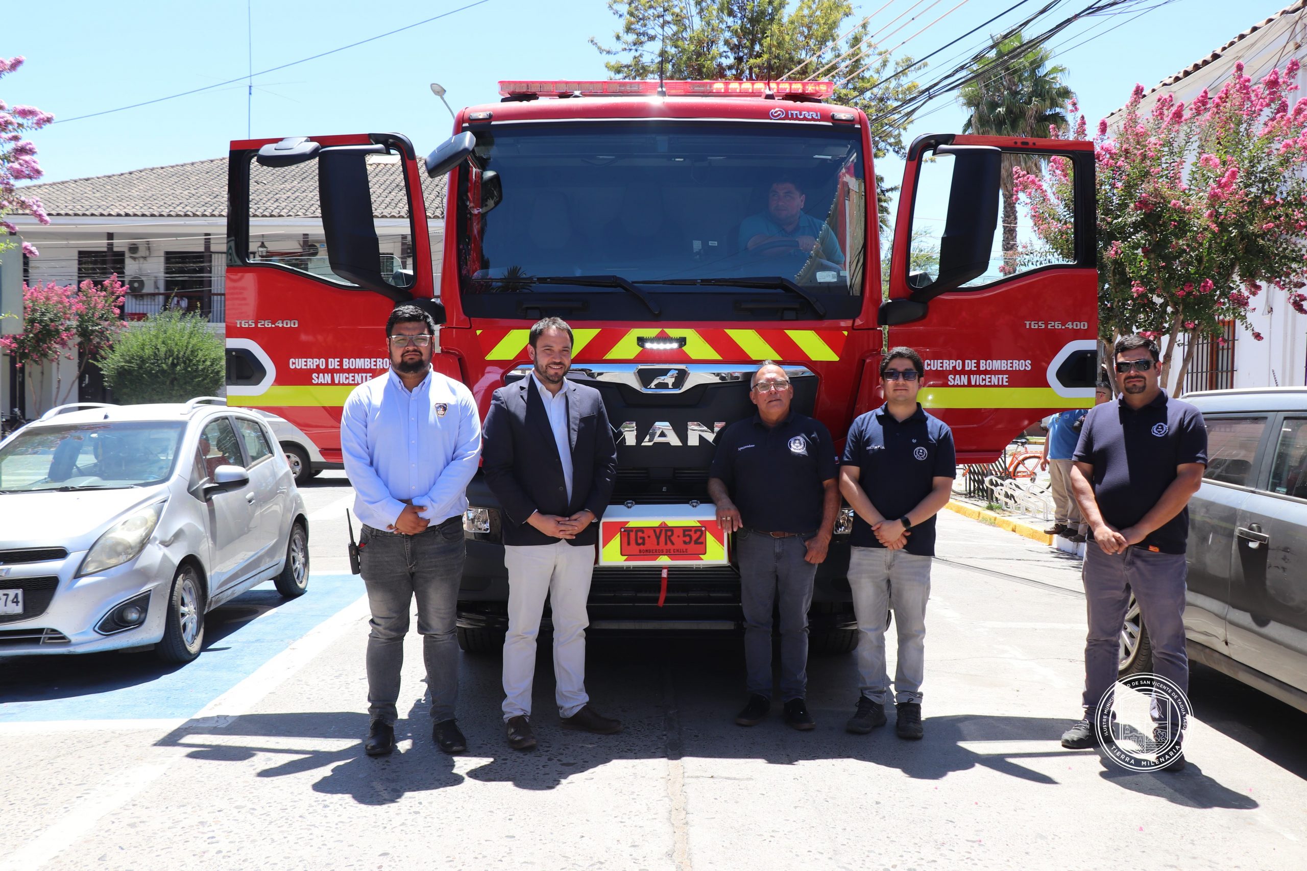 CUERPO DE BOMBEROS RECIBIÓ NUEVO CARRO